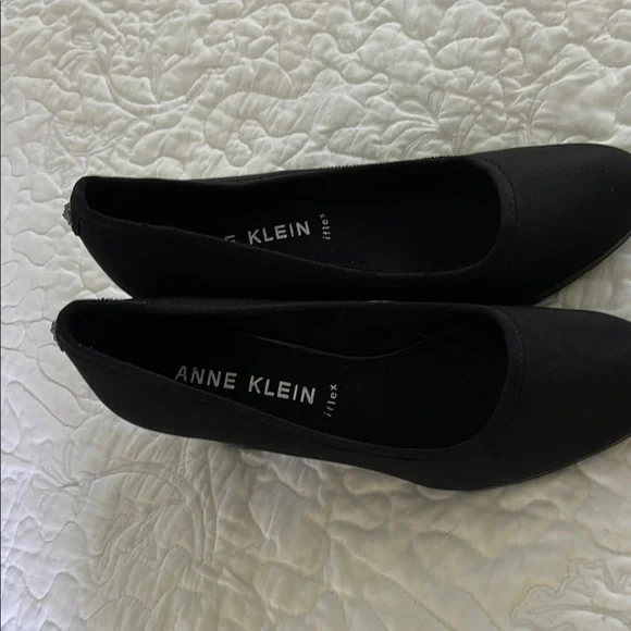 Anne Klein Women's Black Pumps,Never worn Sz-8M - Picture 7 of 9